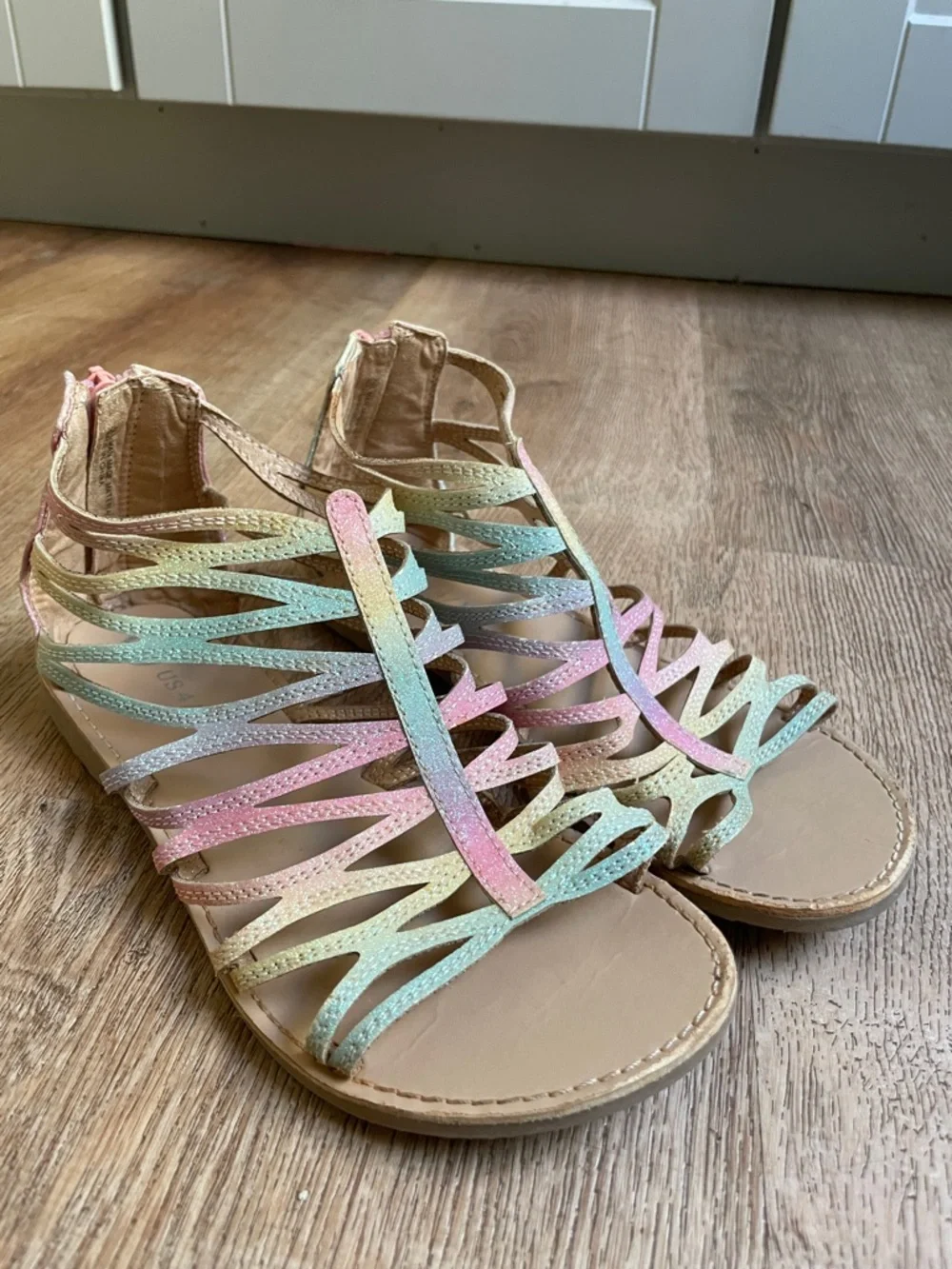 V Girls Rainbow Ombre Glitter Gladiator Sandals Strappy Back Zip Flat Size 4